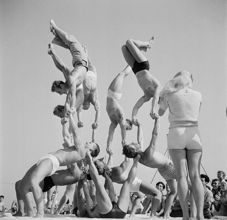Muscle Beach Santa Monica #12 Photograph by Michael Ochs Archives