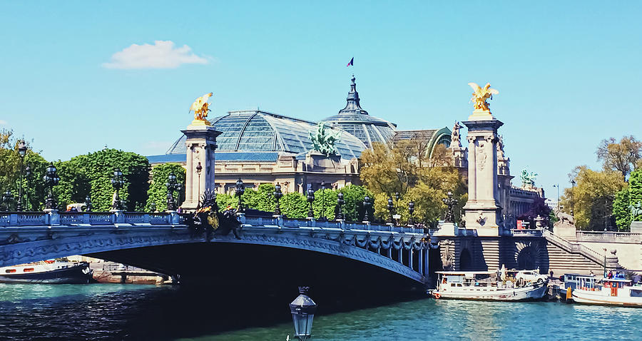 Banks of River Seine, historical buildings and classic architect ...