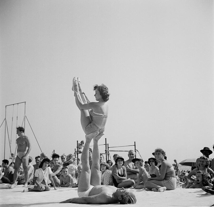 Muscle Beach Santa Monica #13 Photograph by Michael Ochs Archives