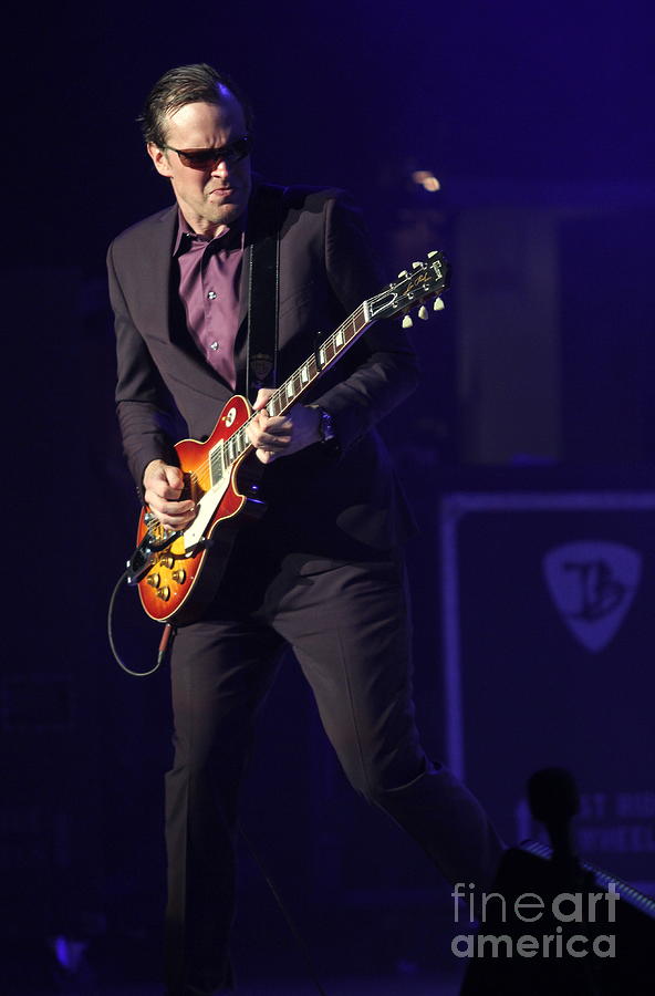 Joe Bonamassa Photograph By Concert Photos - Fine Art America