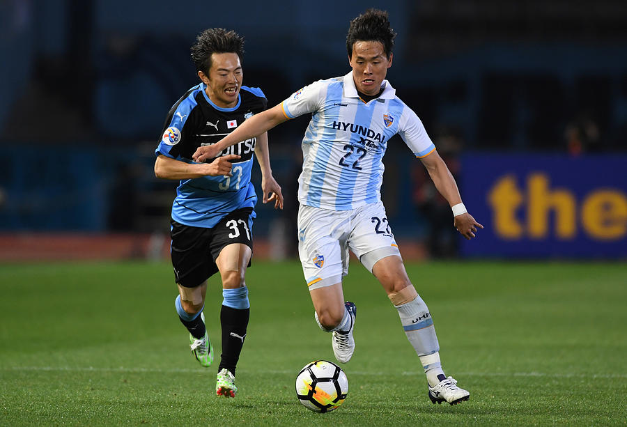 Kawasaki Frontale v Ulsan Hyundai - AFC Champions League Group F #14 Photograph by Masashi Hara Kawasaki Frontale v Ulsan Hyundai - AFC Champions League Group F #14 Photograph by Masashi Hara