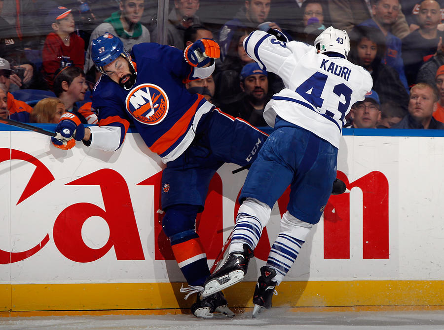 Toronto Maple Leafs v New York Islanders #17 Photograph by Bruce Bennett