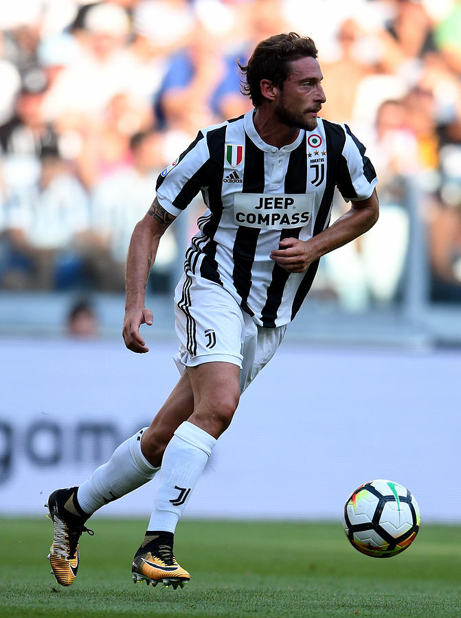 Juventus v Cagliari Calcio - Serie A #18 Photograph by Claudio Villa