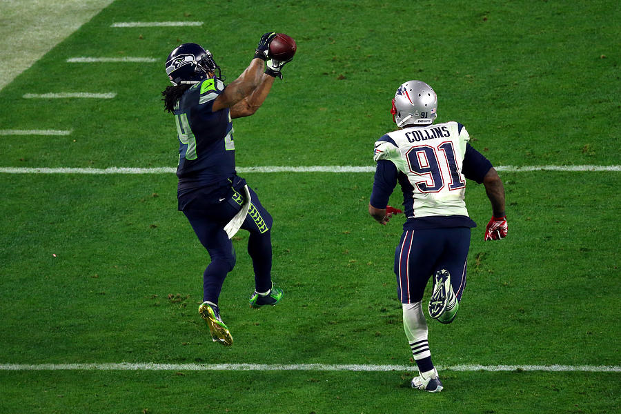 Super Bowl XLIX - New England Patriots v Seattle Seahawks #18 Photograph by Mike Ehrmann