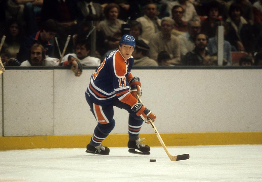Edmonton Oilers v New York Islanders #19 Photograph by Bruce Bennett
