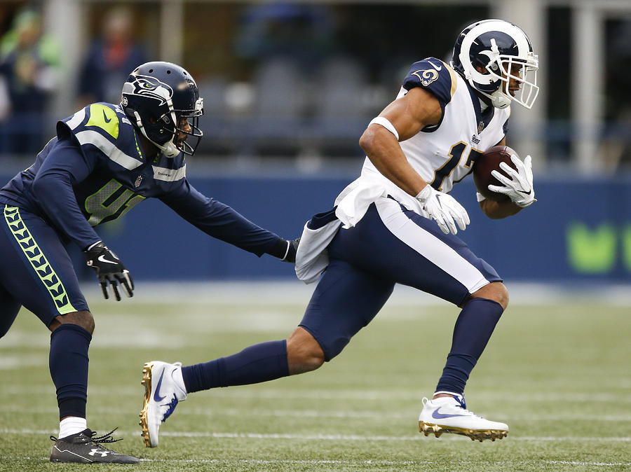Los Angeles Rams v Seattle Seahawks #19 Photograph by Otto Greule Jr