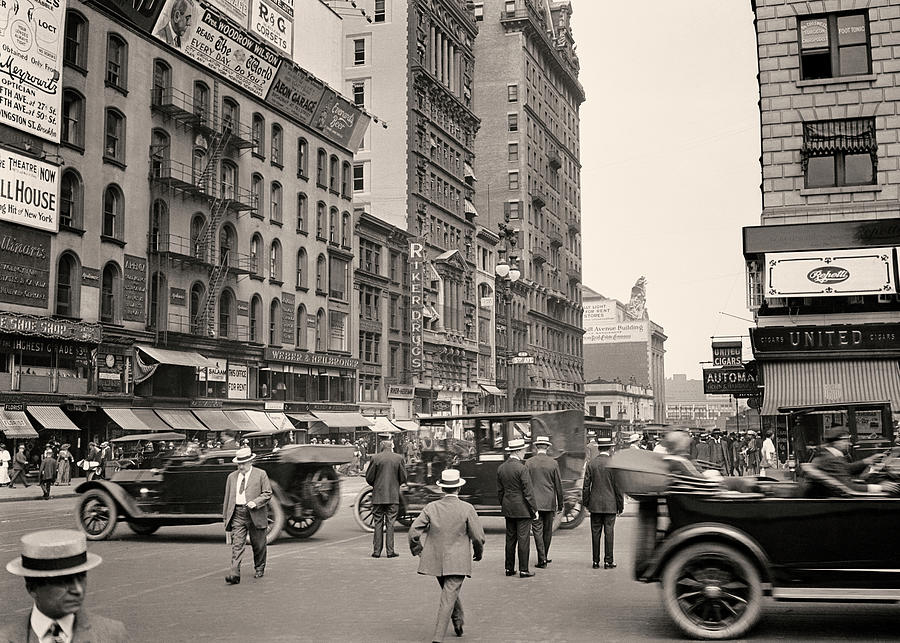 1910s 1920s East 42nd Street from Fifth Avenue see top of Grand Central ...