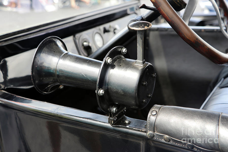 1919 Ford Model T Horn  8271 Photograph