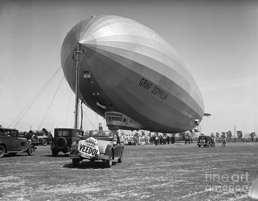 1920S 1930S August 1929 Graf Zeppelin Passenger... Photograph by Camerique