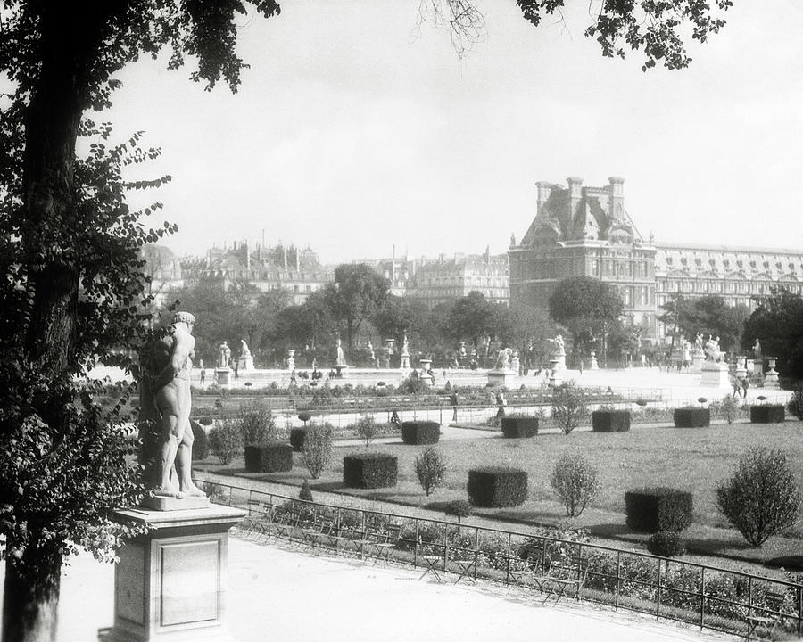 1920s garden of Tuileries Jardin des Tuilleries Paris France showing the Louvre in background Photograph by Panoramic Images