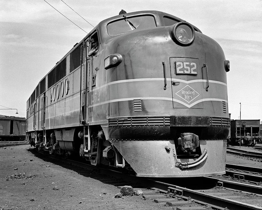 1940s head on reading lines diesel electric railroad engine model EMD FT built by General Motors Photograph by Panoramic Images