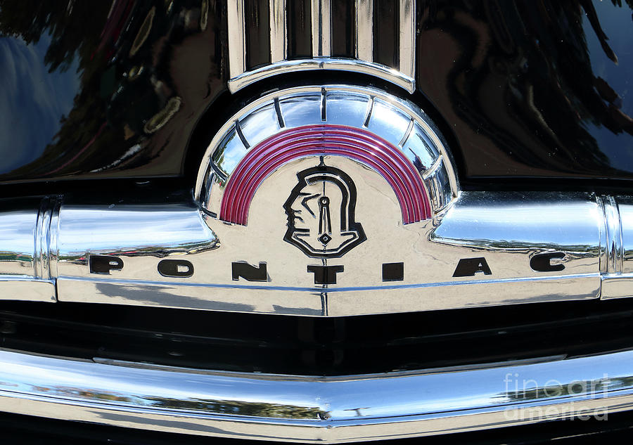 1947 Pontiac Torpedo Front Grill Photograph by Earl Johnson
