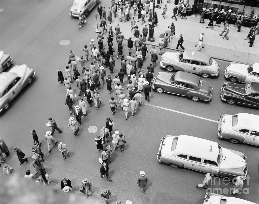 1950S Overhead View Of Rush Hour Traffic And... Photograph by Science Source