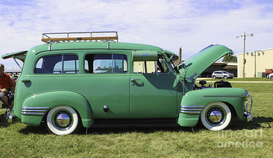 1948 Chevrolet Suburban Jigsaw Puzzle