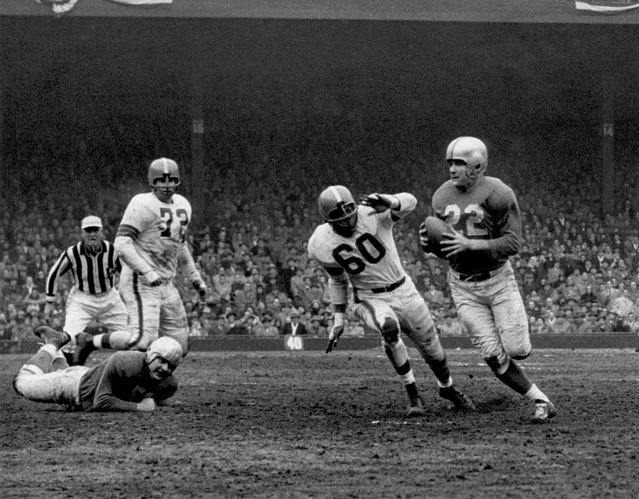 1953 NFL Championship Game - Cleveland Browns vs Detroit Lions - December 27, 1953 Photograph by George Gelatly