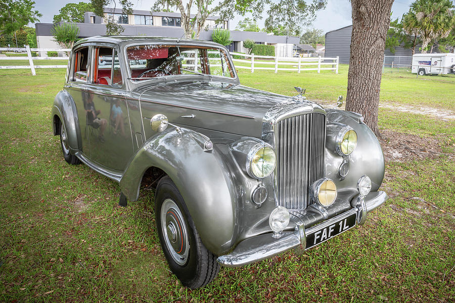 1954 Bentley R Type Sports Saloon X106 Photograph by Rich Franco