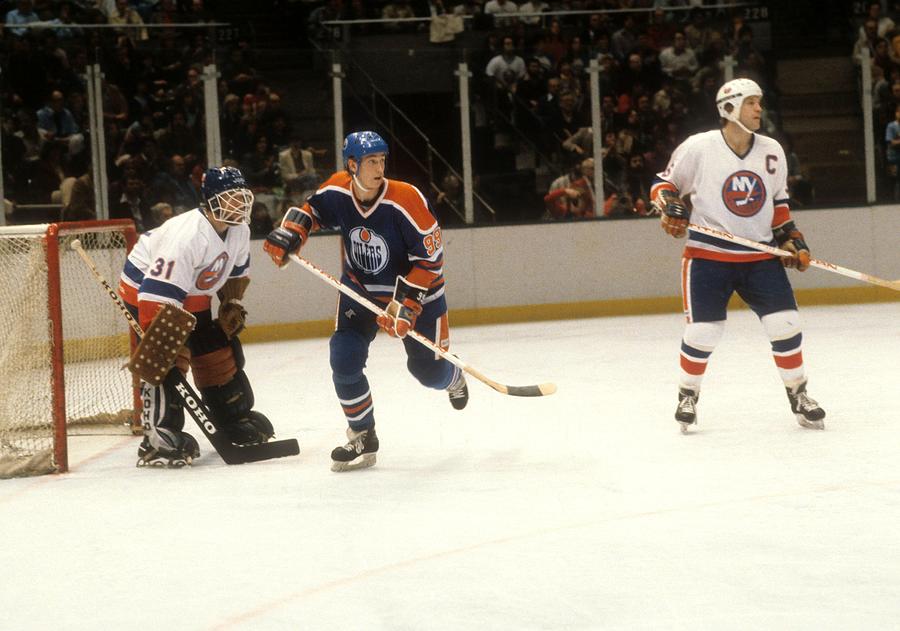 1981 Quarter-Finals:  Edmonton Oilers v New York Islanders Photograph by Bruce Bennett