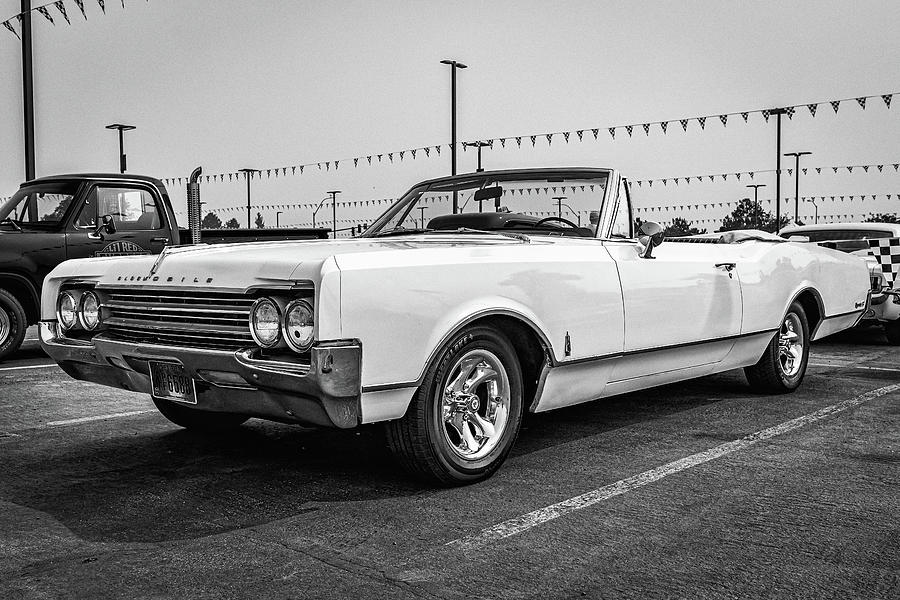 Reno Photograph - 1965 Oldsmobile Dynamic 88 Convertible #2 by Gestalt Imagery