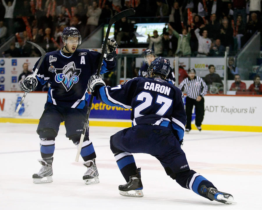 2009 Memorial Cup - Windsor Spitfires v Rimouski Oceanic Photograph by Richard Wolowicz