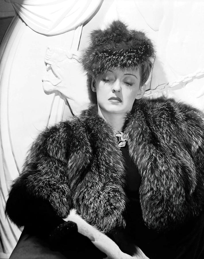 BETTE DAVIS in DARK VICTORY -1939-, directed by EDMUND GOULDING. #2 Photograph by Album