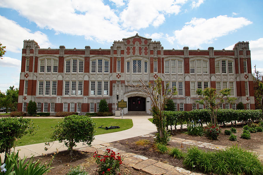 Carpenter Hall on the campus of the University of Oklahoma #2 ...