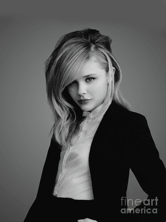 Chloe Grace Moretz in bianco e nero