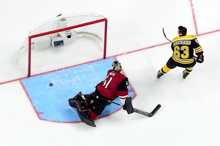 Discover NHL Shootout #2 Photograph by Harry How