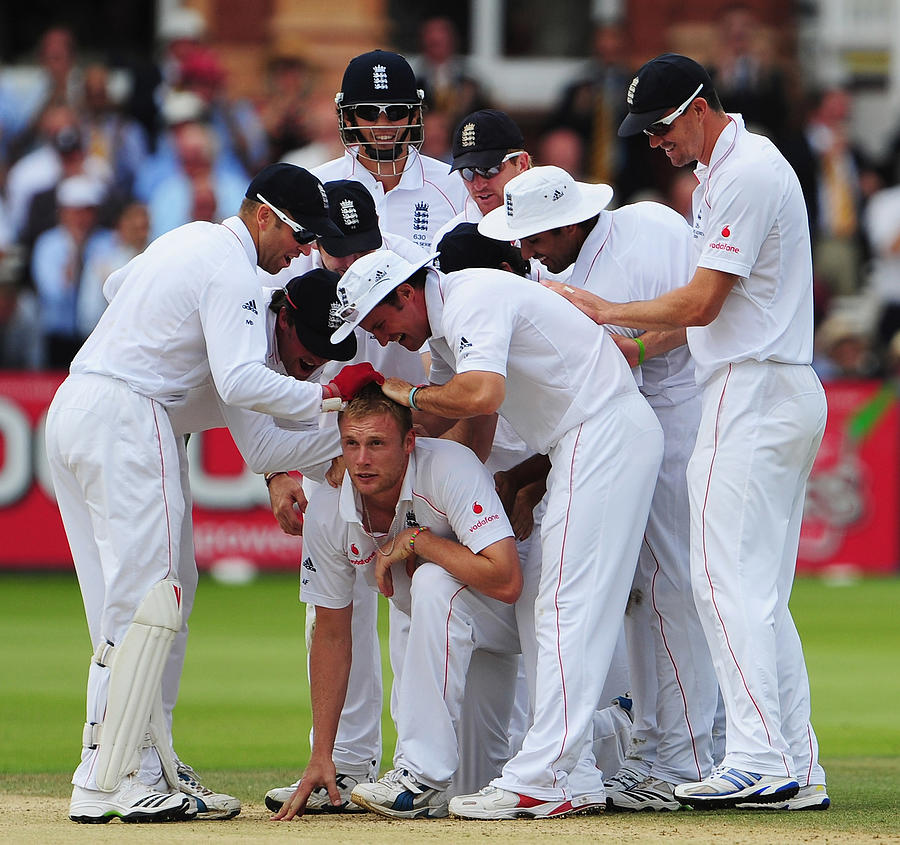 England v Australia - npower 2nd Ashes Test: Day Five #2 Photograph by Mike Hewitt England v Australia - npower 2nd Ashes Test: Day Five #2 Photograph by Mike Hewitt