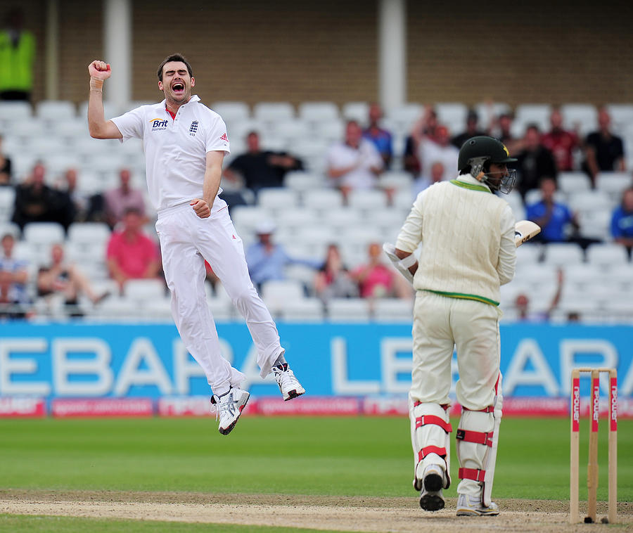 England v Pakistan: 1st Test - Day Four #2 Photograph by Shaun Botterill
