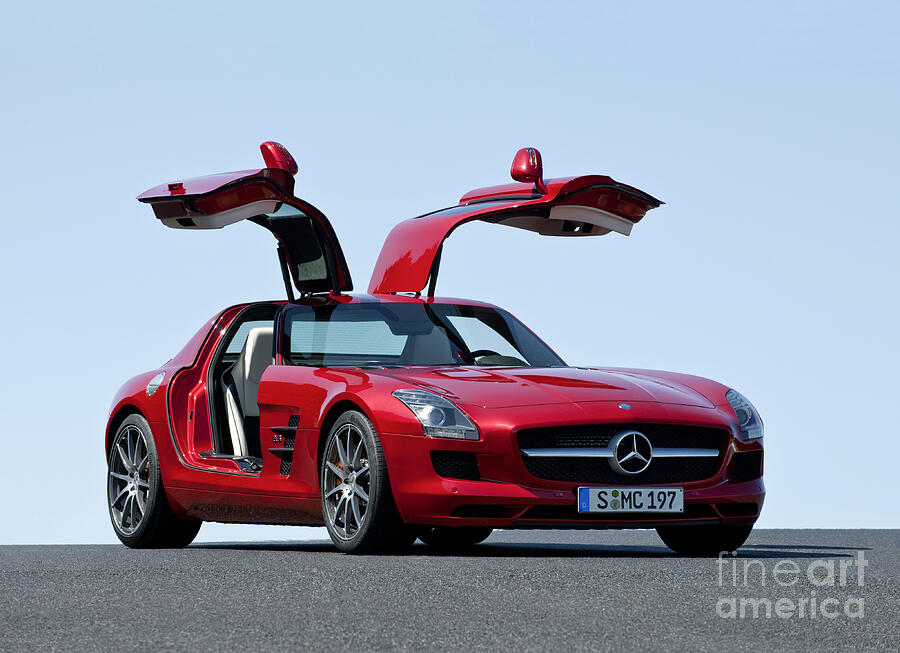 Exclusive supercar red Mercedes SLS 63 AMG V8 M159 C197 Coupe Gullwing ...