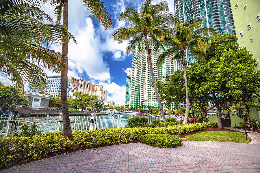 Fort Lauderdale riverwalk tourist coastline view, south Florida