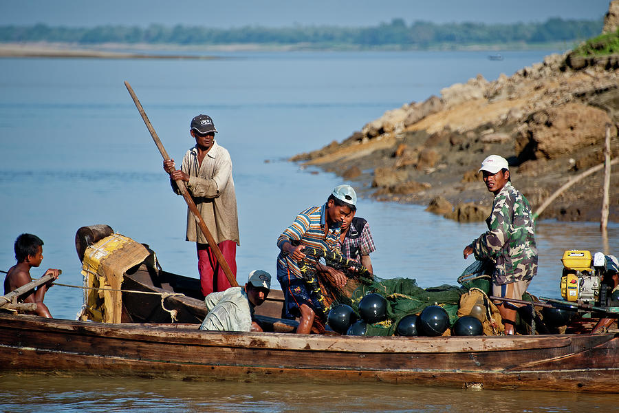 Inle lake Fishermen, Myanmar #2 Photograph by Lie Yim