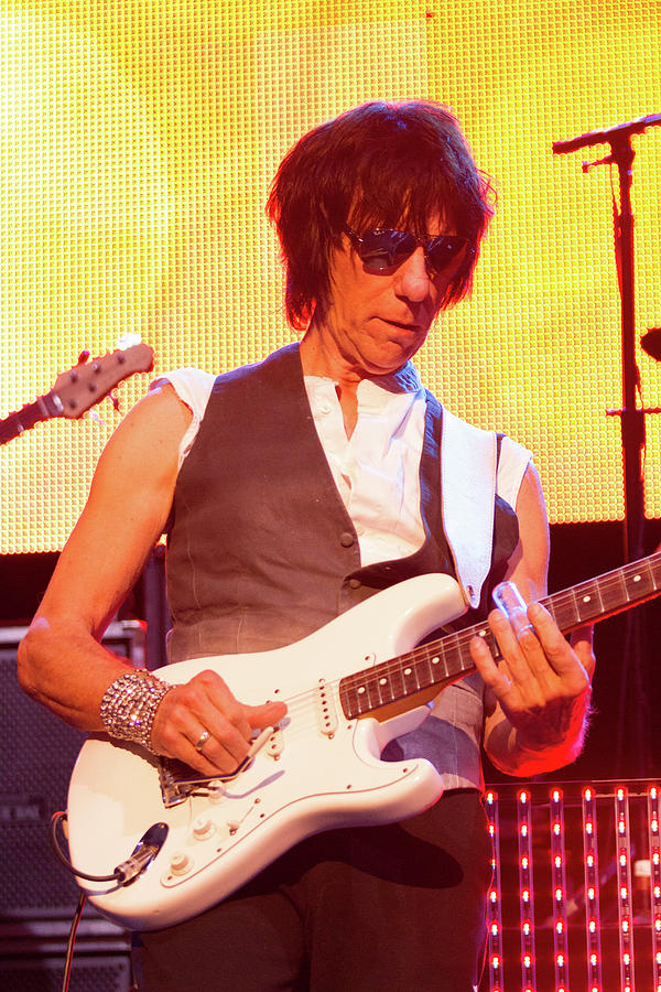 Jeff Beck In Concert #2 Photograph by Thomas Leparskas
