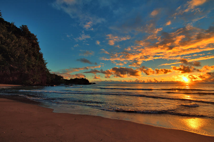 Koki Beach Sunrise 3 #1 Photograph by Stephen Vecchiotti