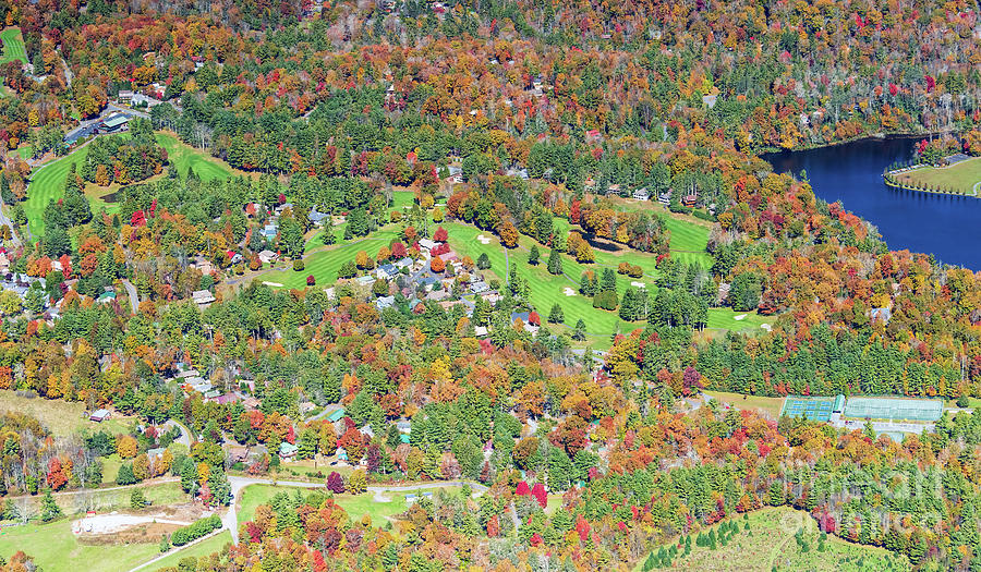 Linville Land Harbor Golf Club and Lake Aerial View #2 Photograph by David Oppenheimer