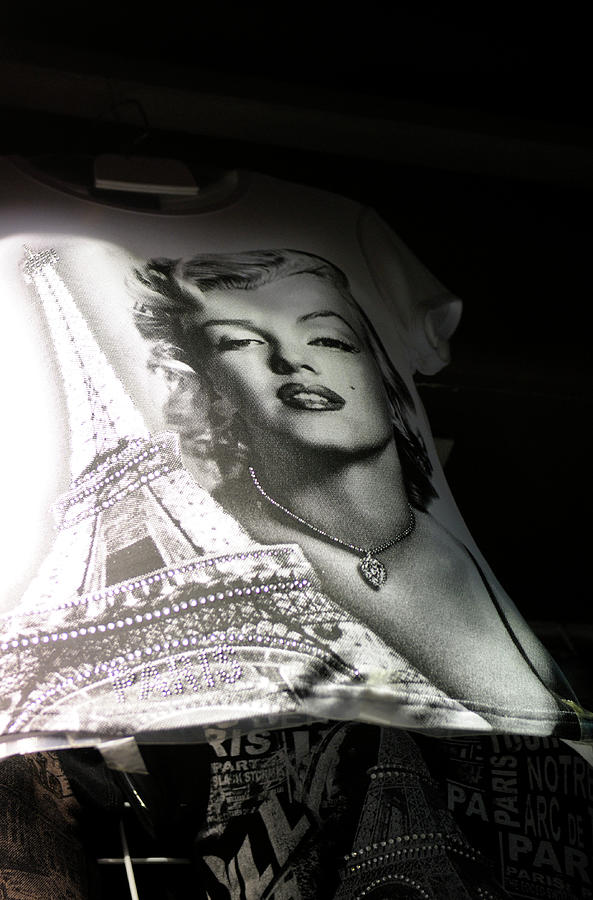 Marilyn Monroe T-shirt, Paris, France #2 Photograph by Kevin Oke
