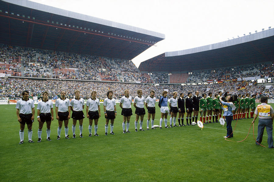 Match Algérie-RFA pendant le Mondial 82 #2 Photograph by Mundial 82