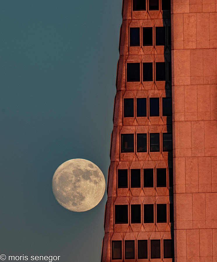 Moon Rise Transamerica Building #2 Photograph by Moris Senegor