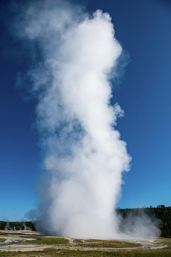 Old Faithful Geyser Photograph By Rose Guinther