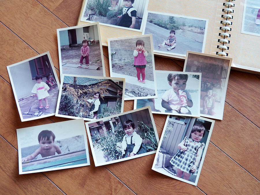 Old pictures, 70s child #2 Photograph by SetsukoN