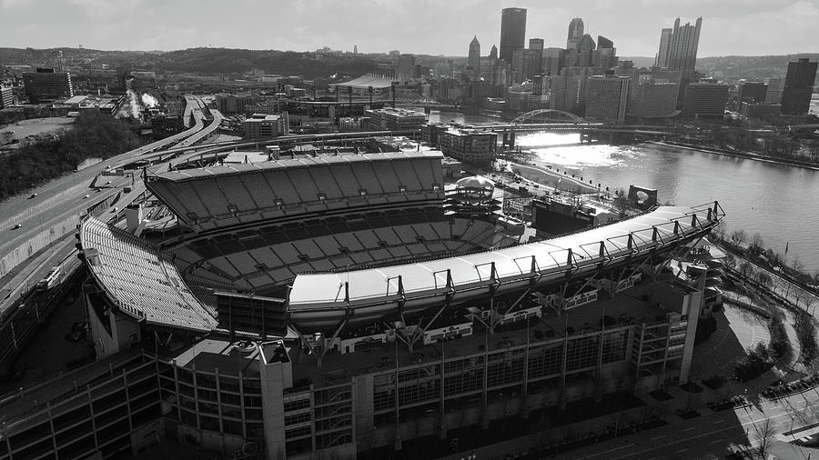 Pittsburgh Steelers Heinz Field with Pittsburgh Skyline in black and white #2 Photograph by Eldon McGraw