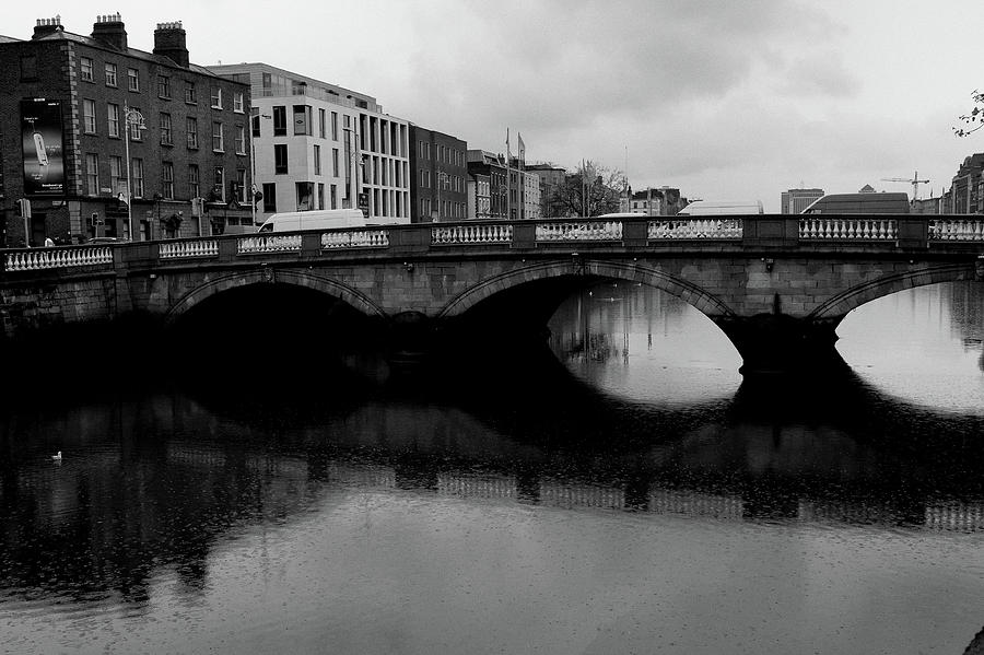 River Liffey, Dublin #2 Photograph by Doug Wittrock