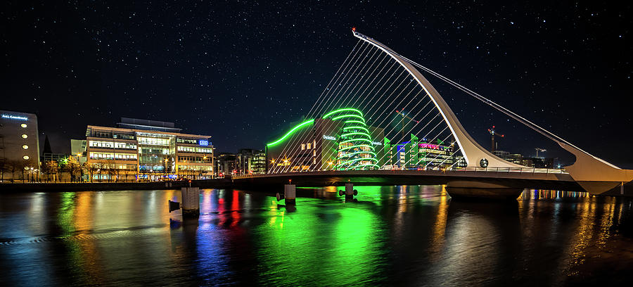 View Samuel Beckett Bridge Night PNG