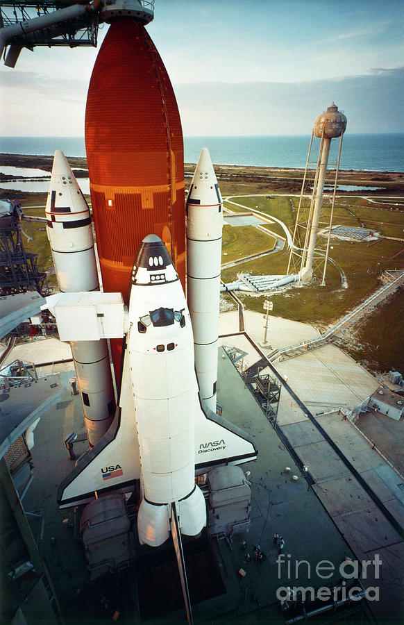 Space Shuttle Discovery, 1984 #2 Photograph by Granger