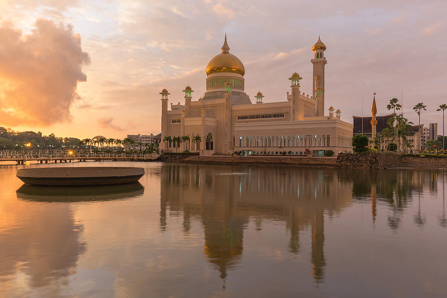 Sultan Omar Ali Saifuddien Mosque in Brunei #2 Photograph by Photographed by MR.ANUJAK JAIMOOK