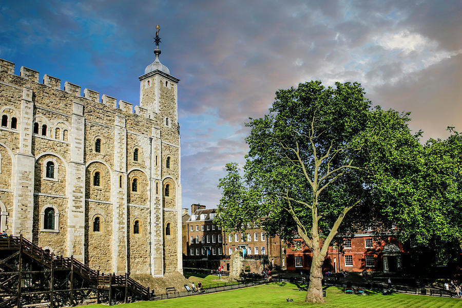 The White Tower, London #2 Photograph by Chris Smith