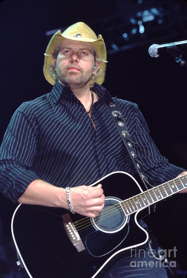 Toby Keith Photograph by Concert Photos | Fine Art America