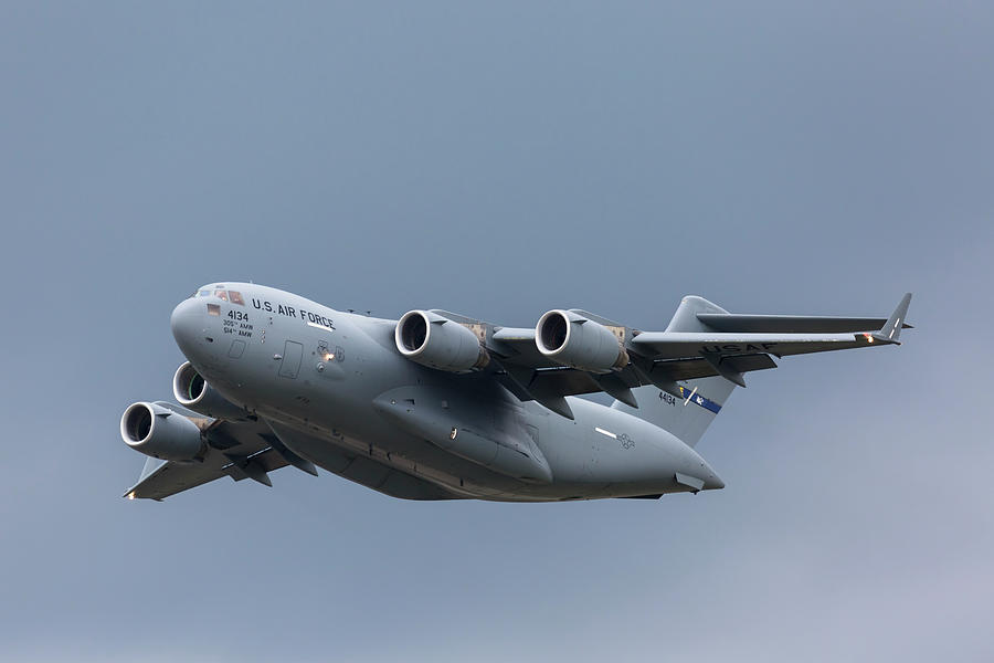 USAF C-17 Globemaster 111 Photograph by Derek Beattie