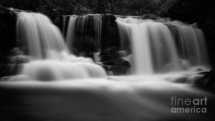 Water Arc Foss #2 Photograph by Richard Burdon
