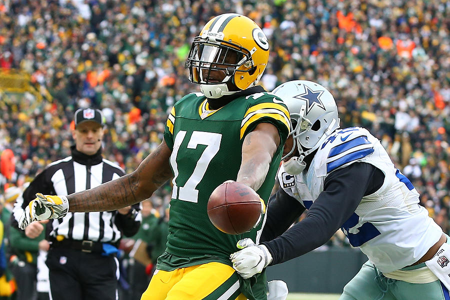 Divisional Playoffs - Dallas Cowboys v Green Bay Packers #20 Photograph by Al Bello